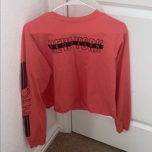 New York cropped long sleeve tee